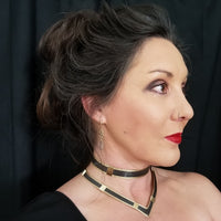 AMARI V Style Collar, Black and Gold