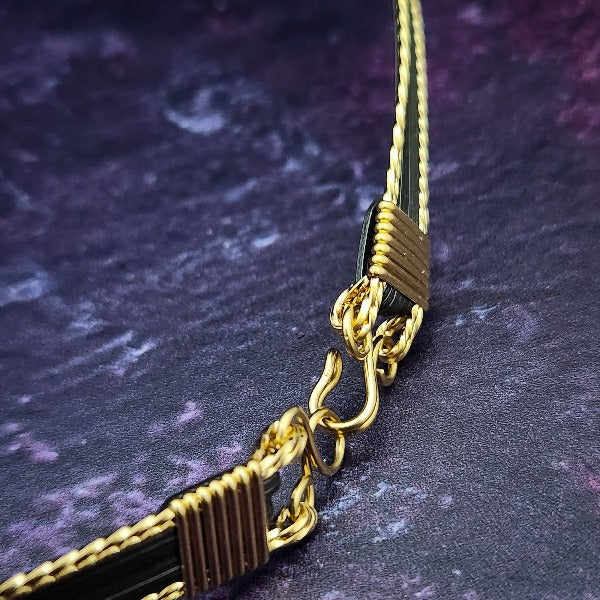 AMARI V Style Collar, Black and Gold