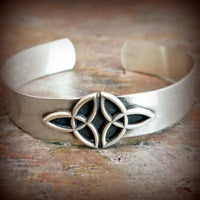 Unisex Celtic Knot design in solid Sterling Silver