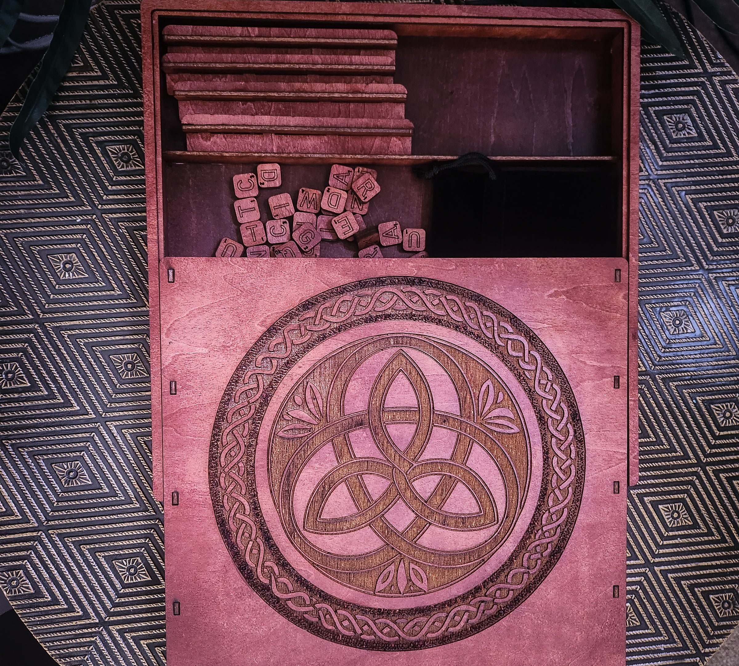 Heritage SCRABBLE Game Set, CELTIC KNOT Edition - The Navarri Game Collection