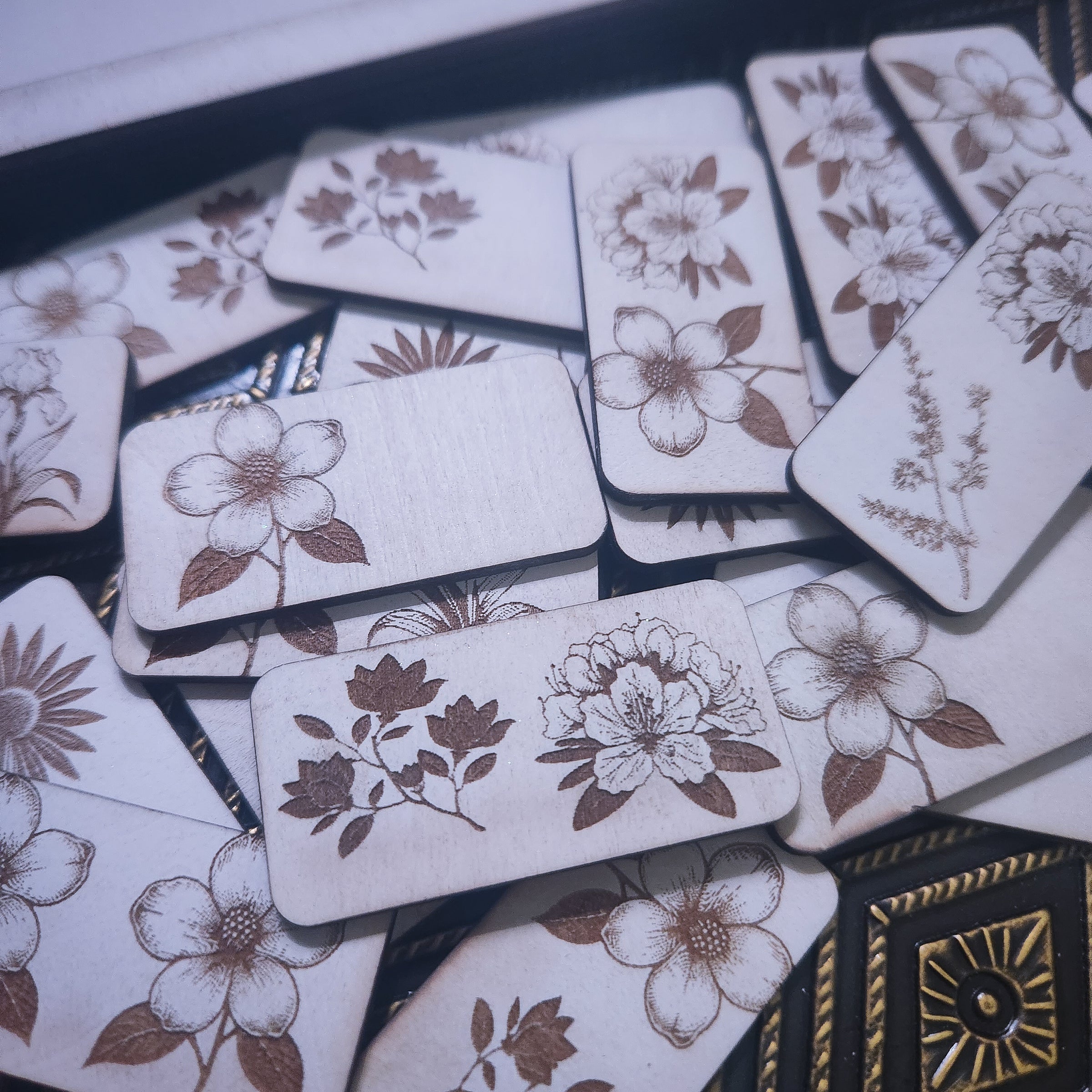 Heritage DOMINO Game Set -TN BOTANICALS Edition - The Navarri Game Collection